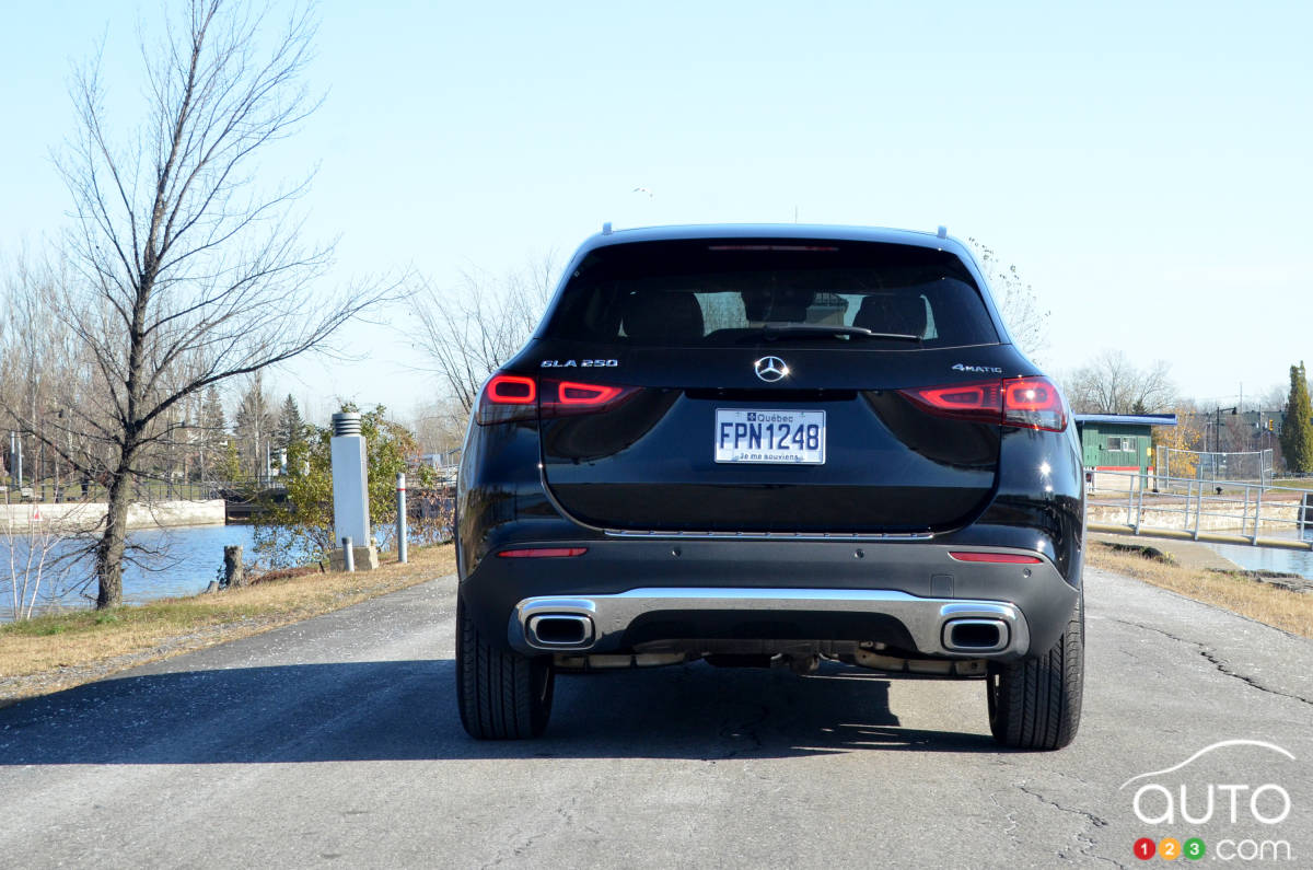 Mercedes-Benz GLA 250 4MATIC 2021, arrière